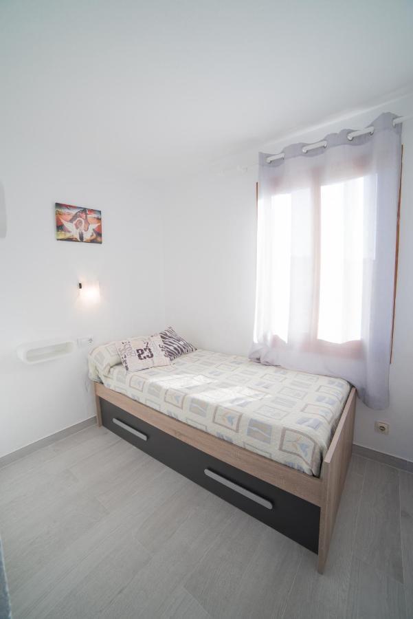 Vistas Al Mar Y La Piscina Apartment อาเรนาล เดน กาสเตล ภายนอก รูปภาพ